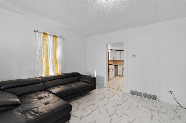 Foto del edificio - 307 E Oak St