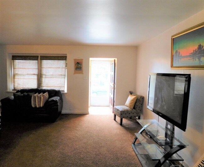 Foto del edificio - 7332 Greenhill Rd