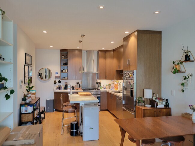 Kitchen - 357 San Jose Ave