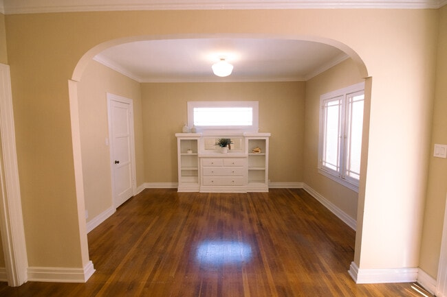 Dining Room - 233 Avenue E