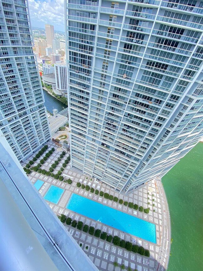 Foto del edificio - 495 Brickell Ave