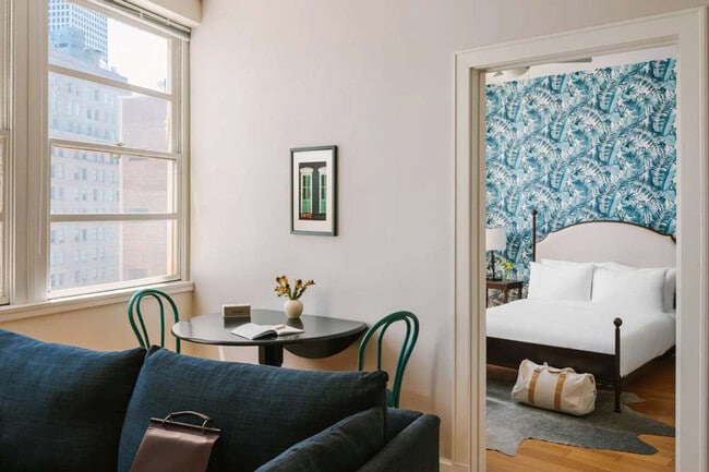 Building Photo - 925 Common St