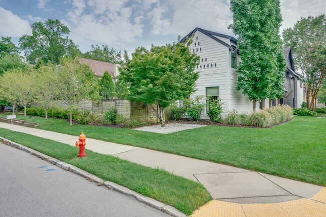 Building Photo - 1017 Halcyon Ave