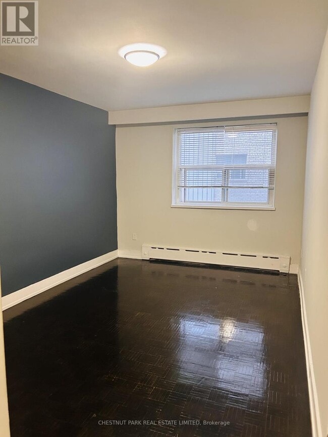 Photo du bâtiment - 2 Superior Ave