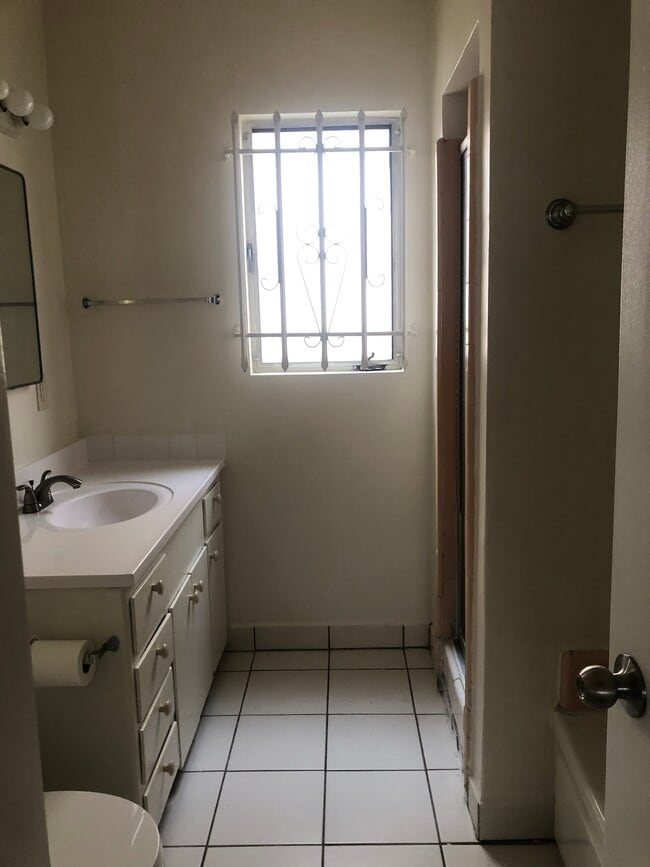 Building Photo - 514 Gramercy S Pl