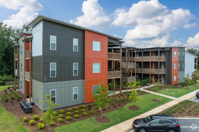 Alternate View of Building - Horizon at Tallassee