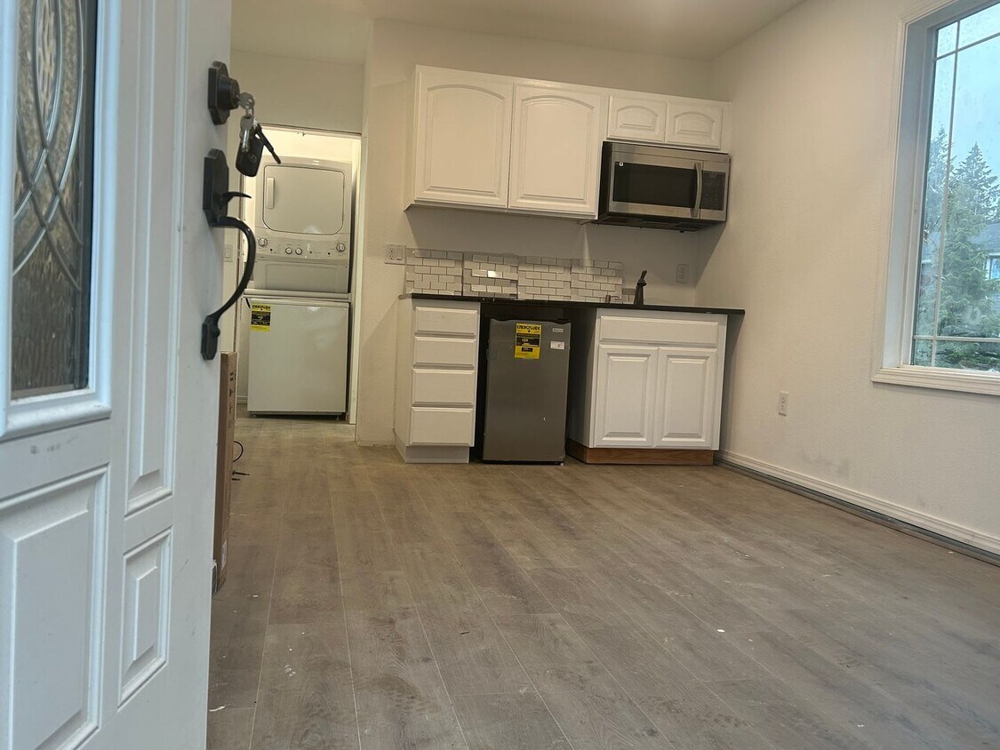 Foto principal - 433 NE 49th Ave