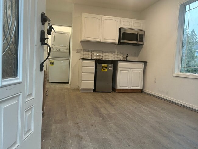 Photo - 433 NE 49th Ave Apartment