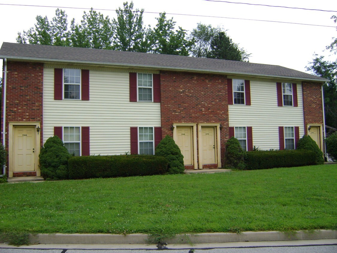 1366 Franklin Ave, Collinsville, IL 62234 Apartments in Collinsville