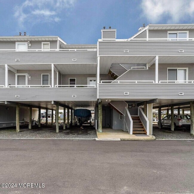 Building Photo - 1143 Radio Rd