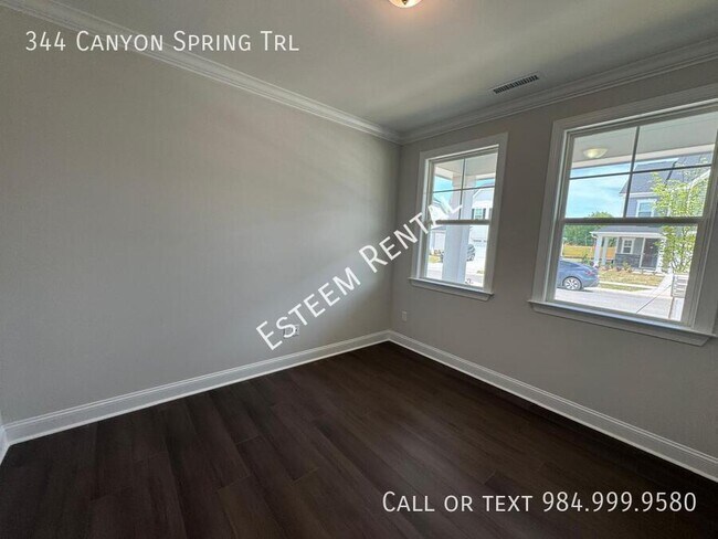 Foto del edificio - 344 Cyn Spg Trl