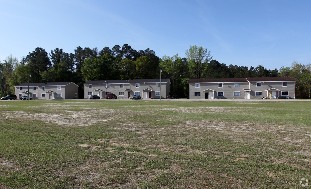 Building Photo - River Oaks Apartments