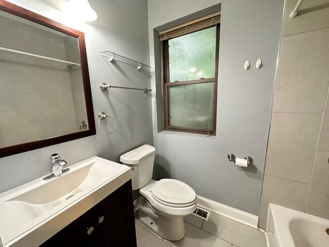 Foto del edificio - 1722 W Hastings