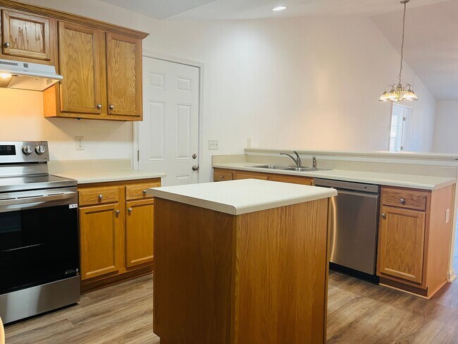 Foto del edificio - Wow! Check out this charming 3 bedroom 2 b...