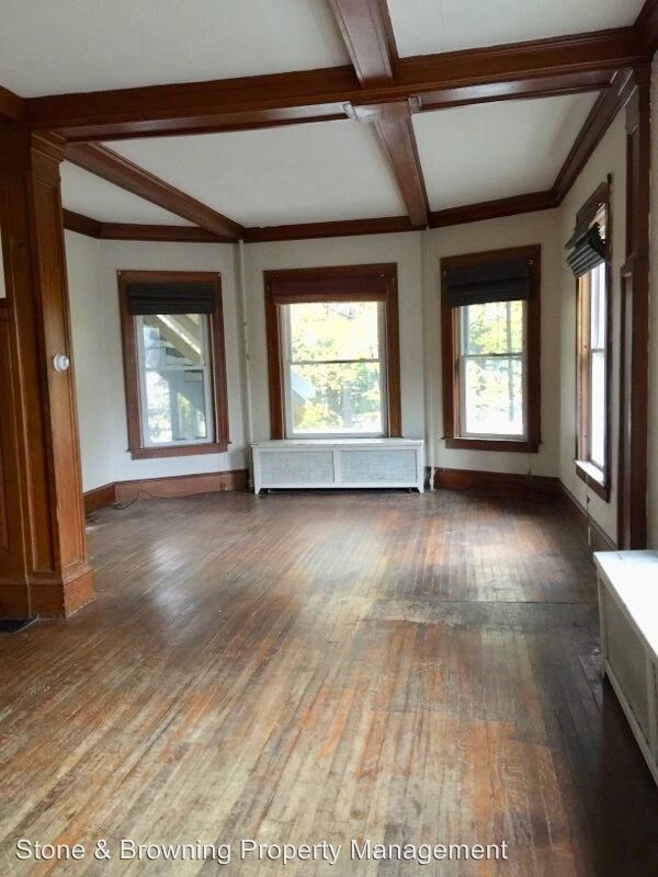 Building Photo - 15 Wellington St