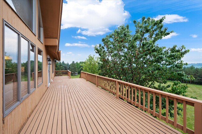 Foto del edificio - 2660 Pine Grove Rd
