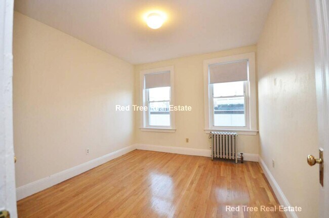 Building Photo - 1191 Boylston St