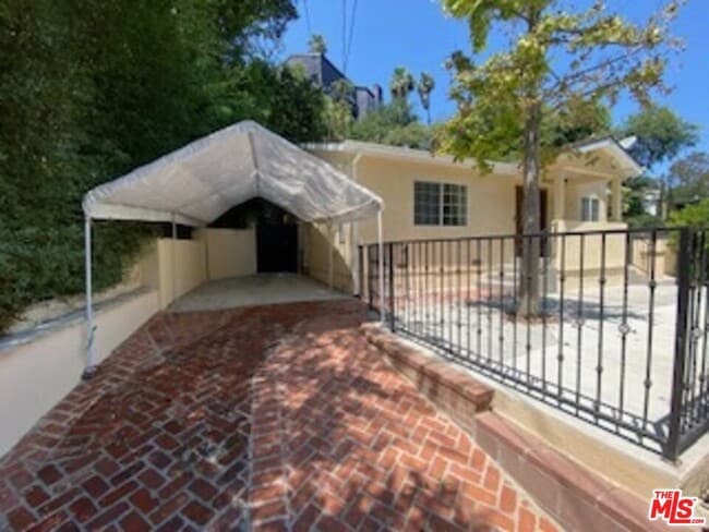Building Photo - 3967 Oeste Ave
