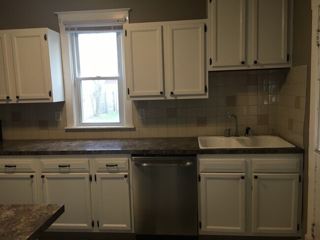 Foto del edificio - 936 Crescent St NE