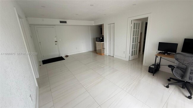 Foto del edificio - 4841 NW 7th St