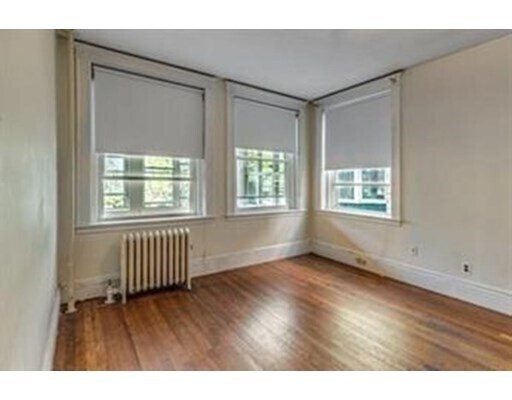 Building Photo - 497 Boylston St