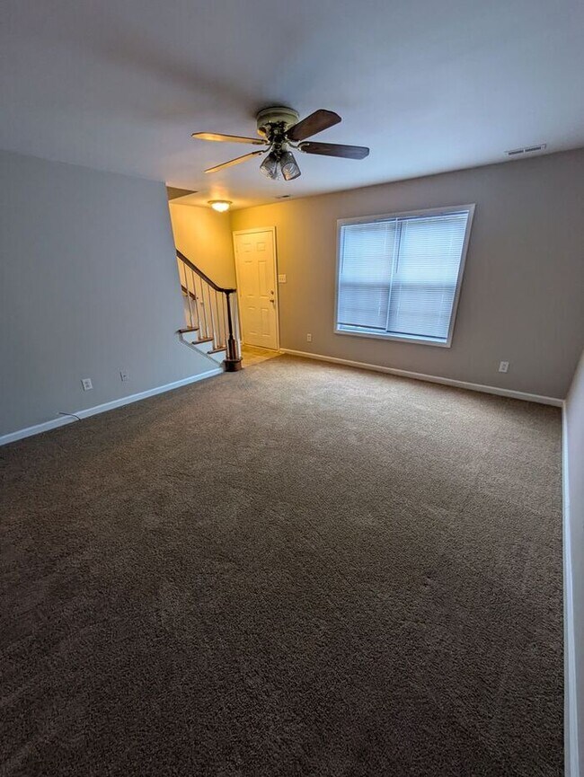 Foto del edificio - 2BD/1.5BA Townhome in Strawberry Patch Complex