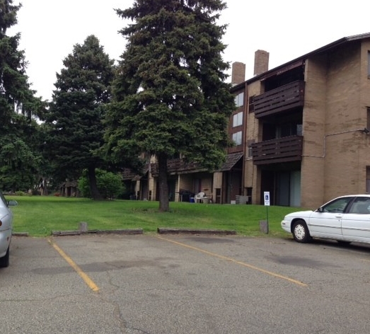 Primary Photo - Oak Hill Apartments