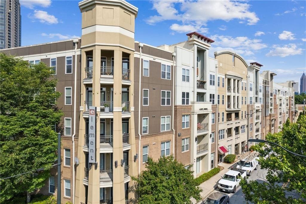 Foto principal - 390 17th St NW