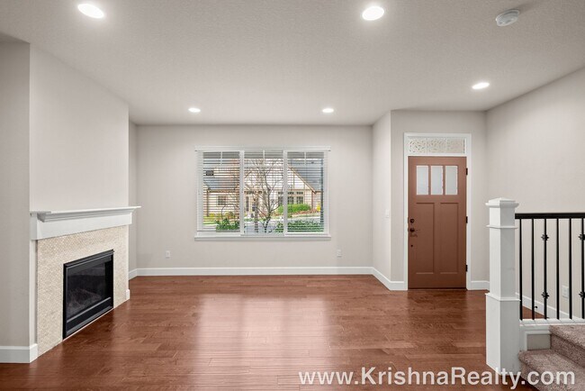 Foto del edificio - Lovely Townhome in North Bethany 3 Bedrm 2...