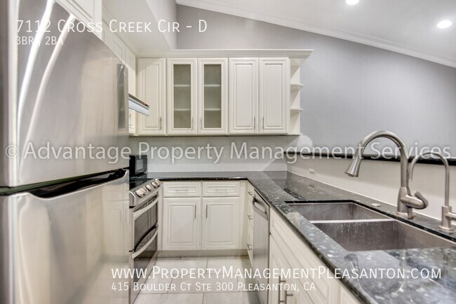 Foto del edificio - 7112 Cross Creek Cir