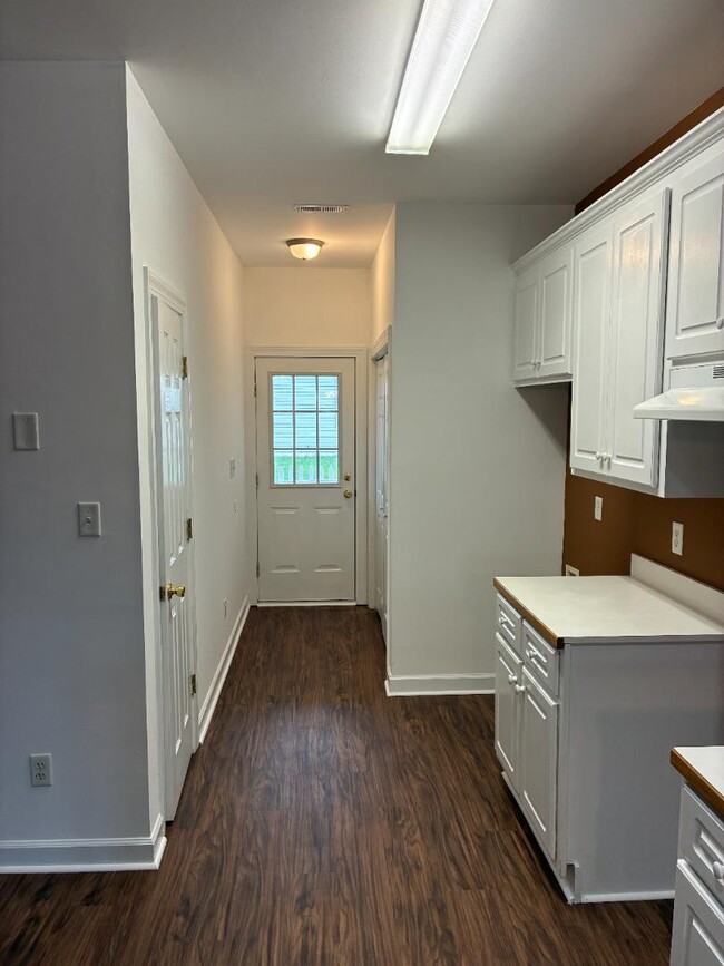 Foto del edificio - 3828 Starship Ln NW