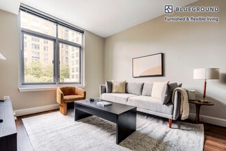 Building Photo - 12025 Town Square St