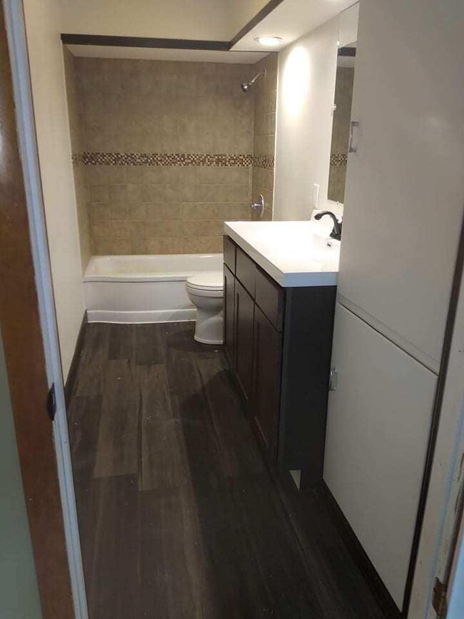 Foto del edificio - 1264 W Logan St
