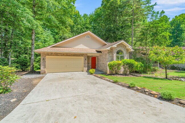 Building Photo - 310 Paoli Trce