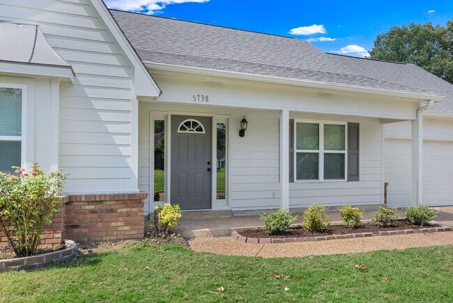 Foto del edificio - 3 Bedroom, 2 bath with a bonus room near B...