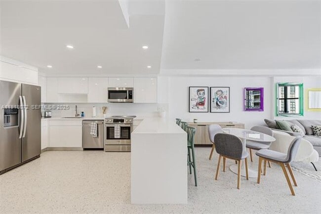 Building Photo - 1865 Brickell Ave