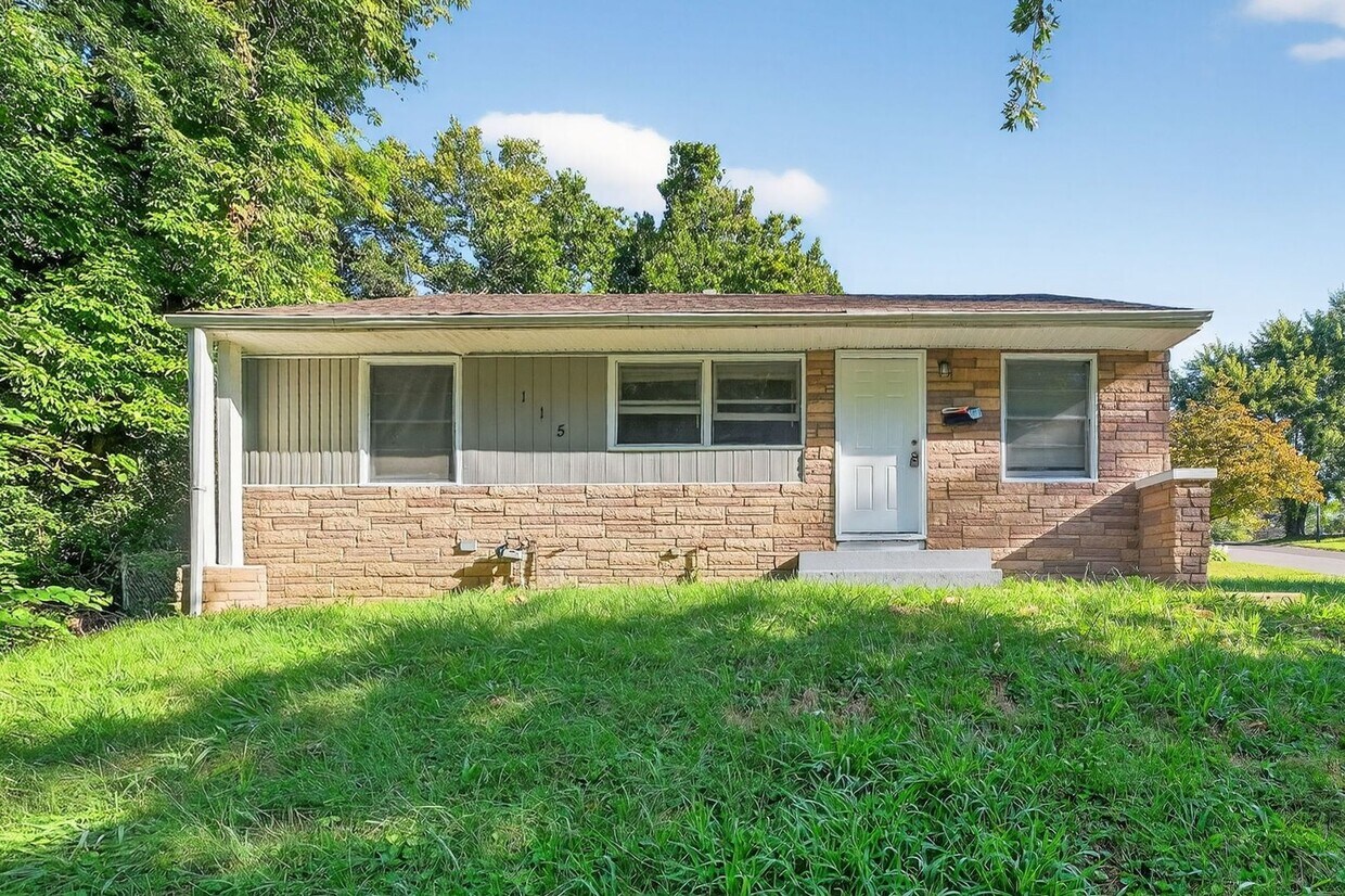 Primary Photo - 115 Spring Garden Dr