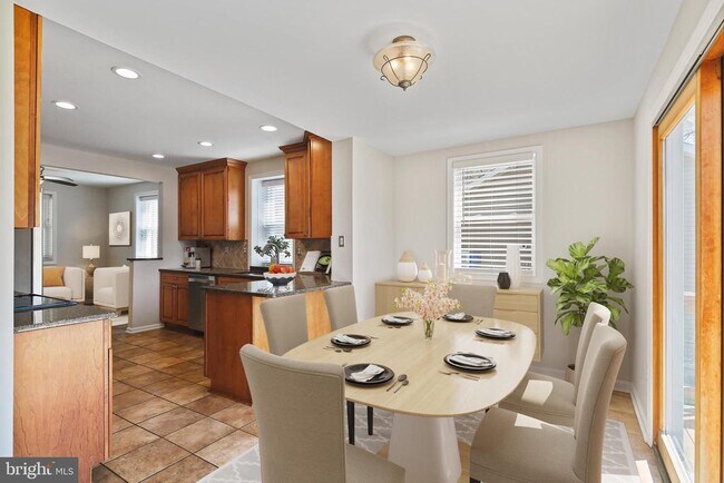 Foto del edificio - 8364 Country Life Rd
