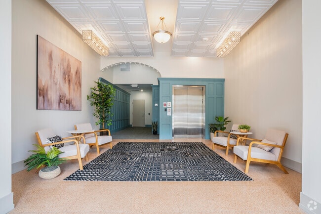 Lobby Photo - 113 N Ohio Ave