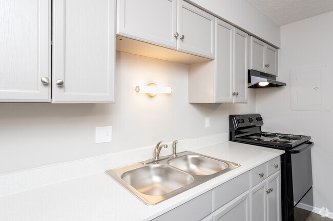 Kitchen - Valore at Lexmoor Apartments