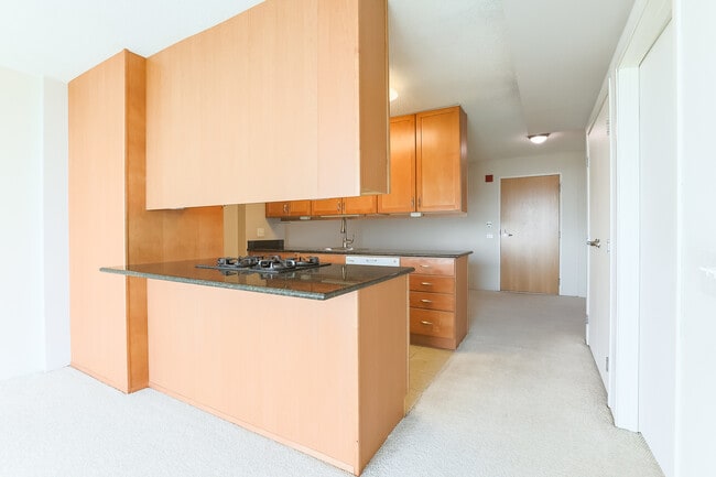 Building Photo - 9715 Woods Dr
