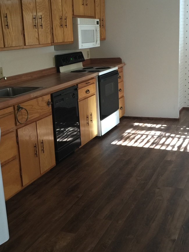 Building Photo - 52159 Acorn Ln
