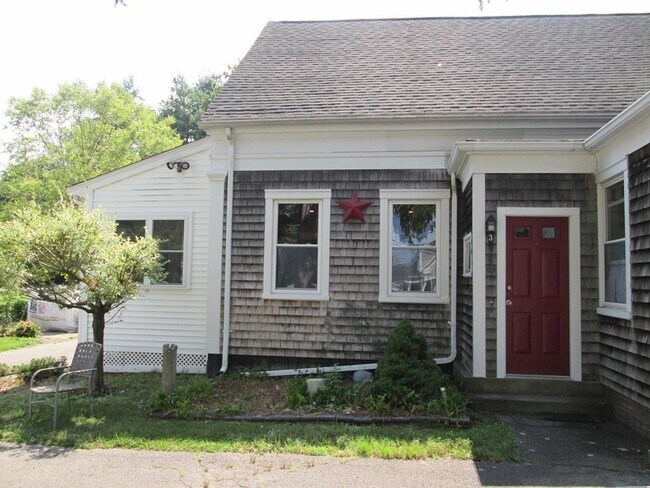 Building Photo - 226 Main St