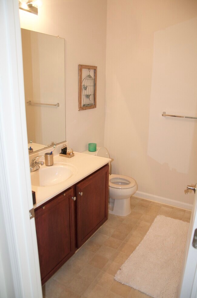 Foto del edificio - 1341 Karen Blvd