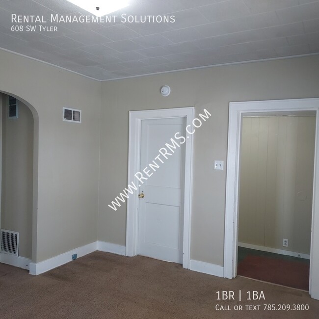 Building Photo - 608 SW Tyler-