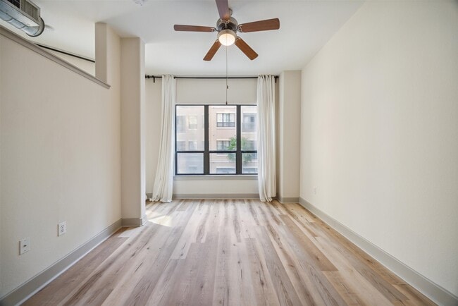 Building Photo - 1901 Post Oak Blvd