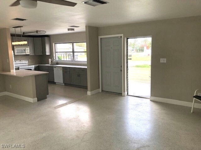 Foto del edificio - 16750 Carmen Ave