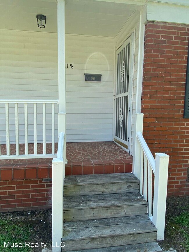 Building Photo - 3 br, 1 bath House - 718 Briarcliff Road