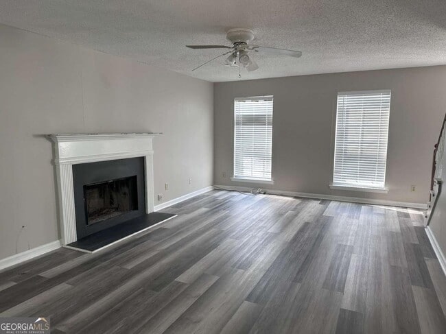 Foto del edificio - 714 Fernstone Trail