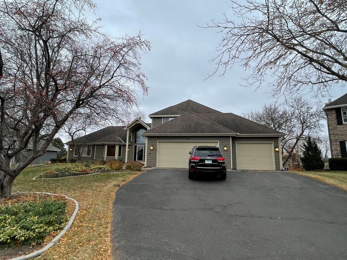 8268 Olive Ct N, Osseo, MN 55311 House Rental in Osseo, MN